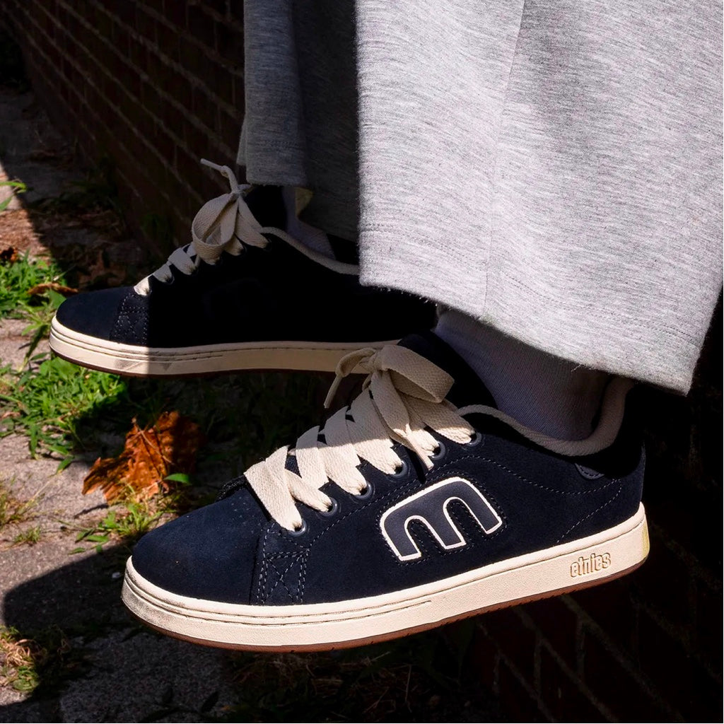 ETNIES CALLICUT NAVY TAN TRAINERS
