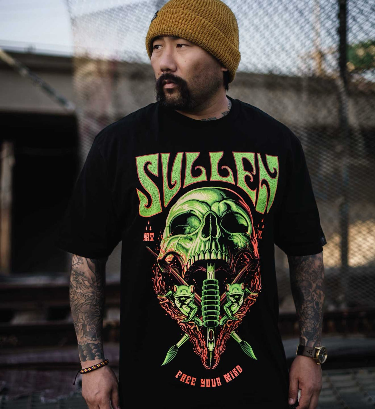 SULLEN CLOTHING FREE MIND 1 TON T-SHIRT