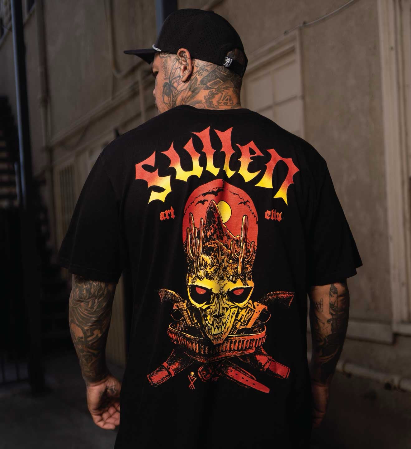 SULLEN CLOTHING ARMADAN Y PELIGROSO PREMIUM T-SHIRT