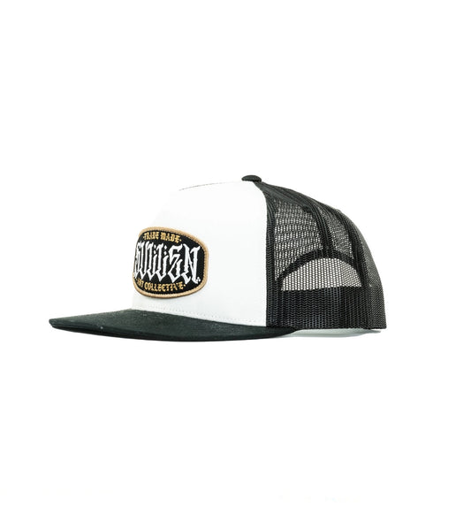 SULLEN CLOTHING STATION WHITE & BLACK SNAPBACK TRUCKERS CAP HAT
