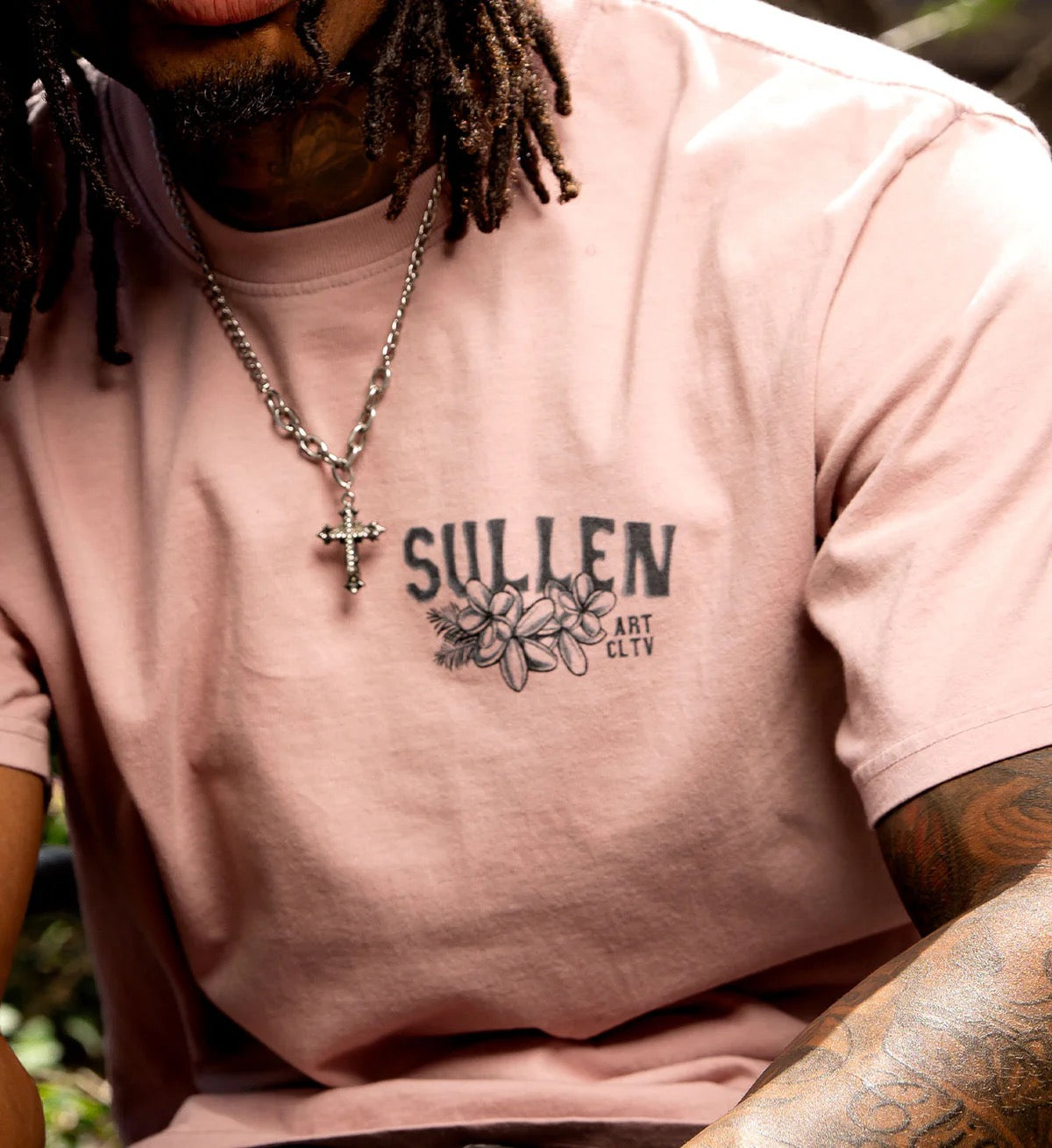 SULLEN CLOTHING HIDDEN BEAUTY PREMIUM T-SHIRT