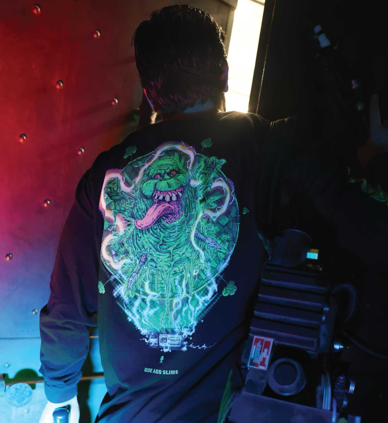 SULLEN CLOTHING GHOSTBUSTERS SLIMER BADGE LONG SLEEVE T-SHIRT