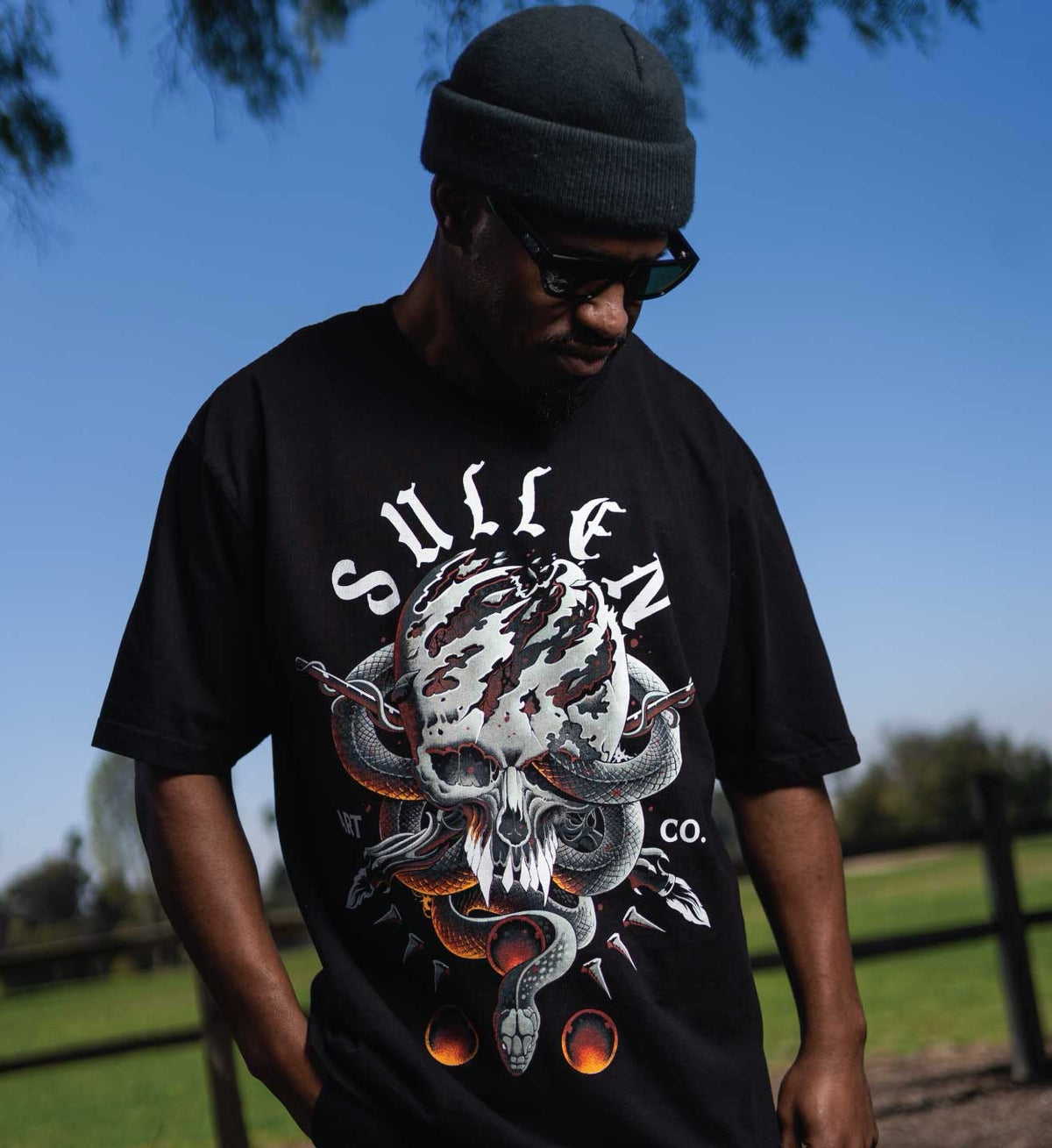 SULLEN CLOTHING ROCKA BADGE "1 TON" PREMIUM HEAVYWEIGHT T-SHIRT