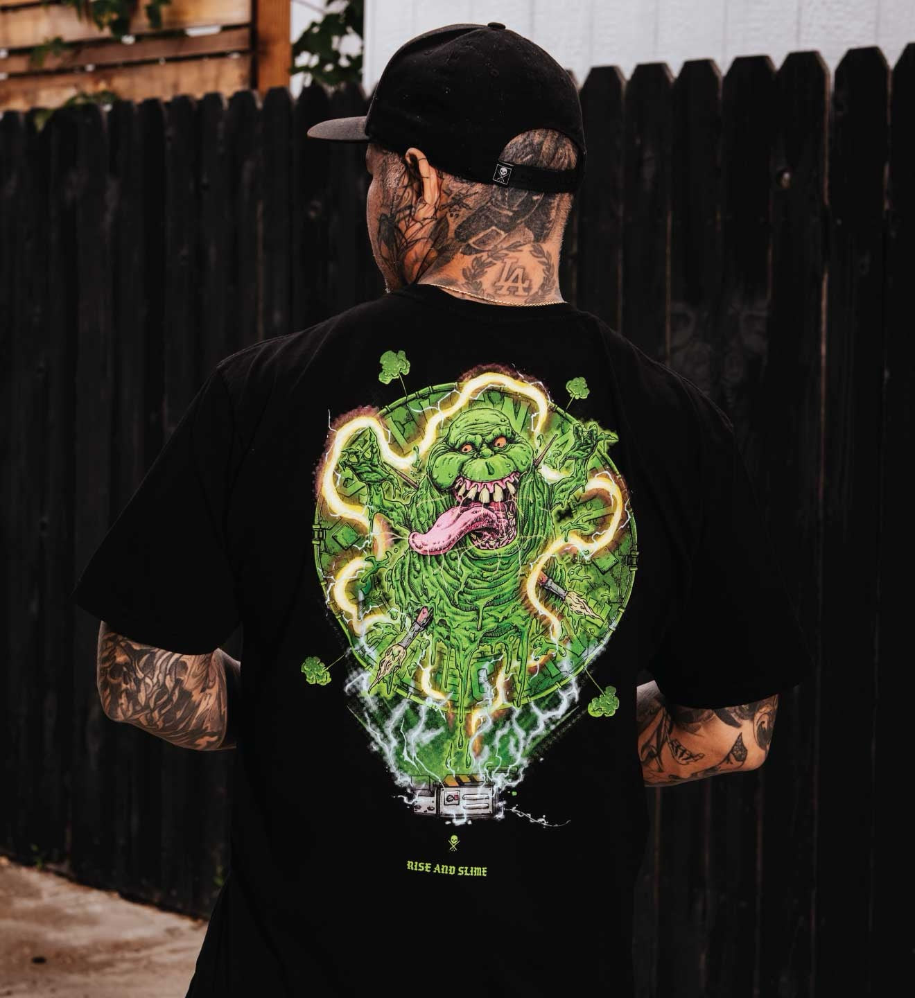 SULLEN CLOTHING GHOSTBUSTERS SLIMER BADGE JET BLACK PREMIUM T-SHIRT