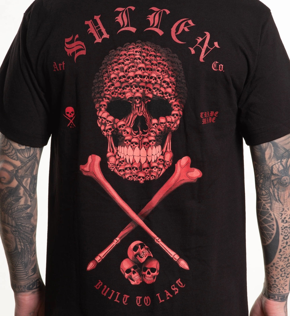 SULLEN CLOTHING SKULLS BADGE STANDARD T-SHIRT