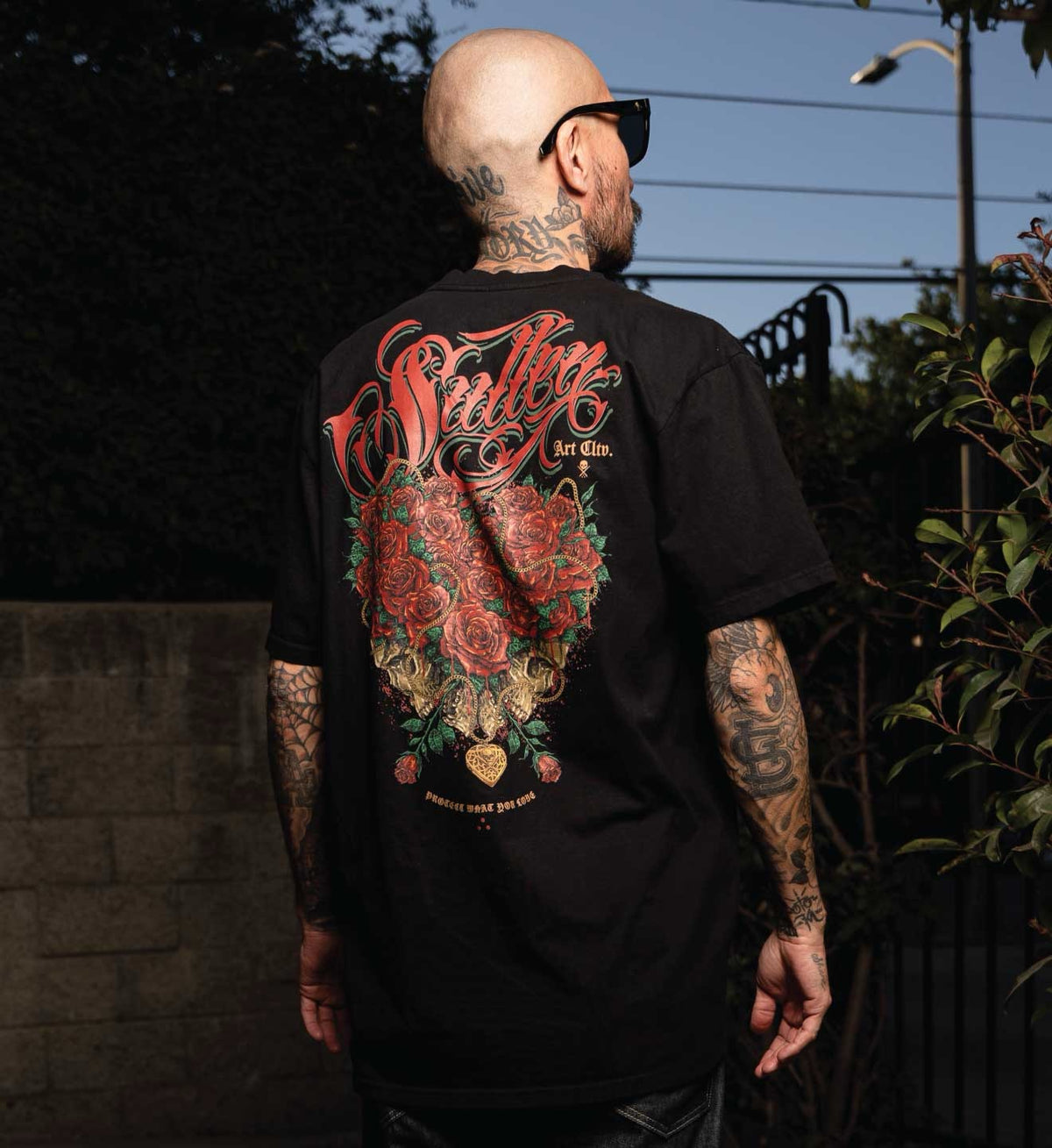 SULLEN CLOTHING LOVE ME NOT PREMIUM T-SHIRT