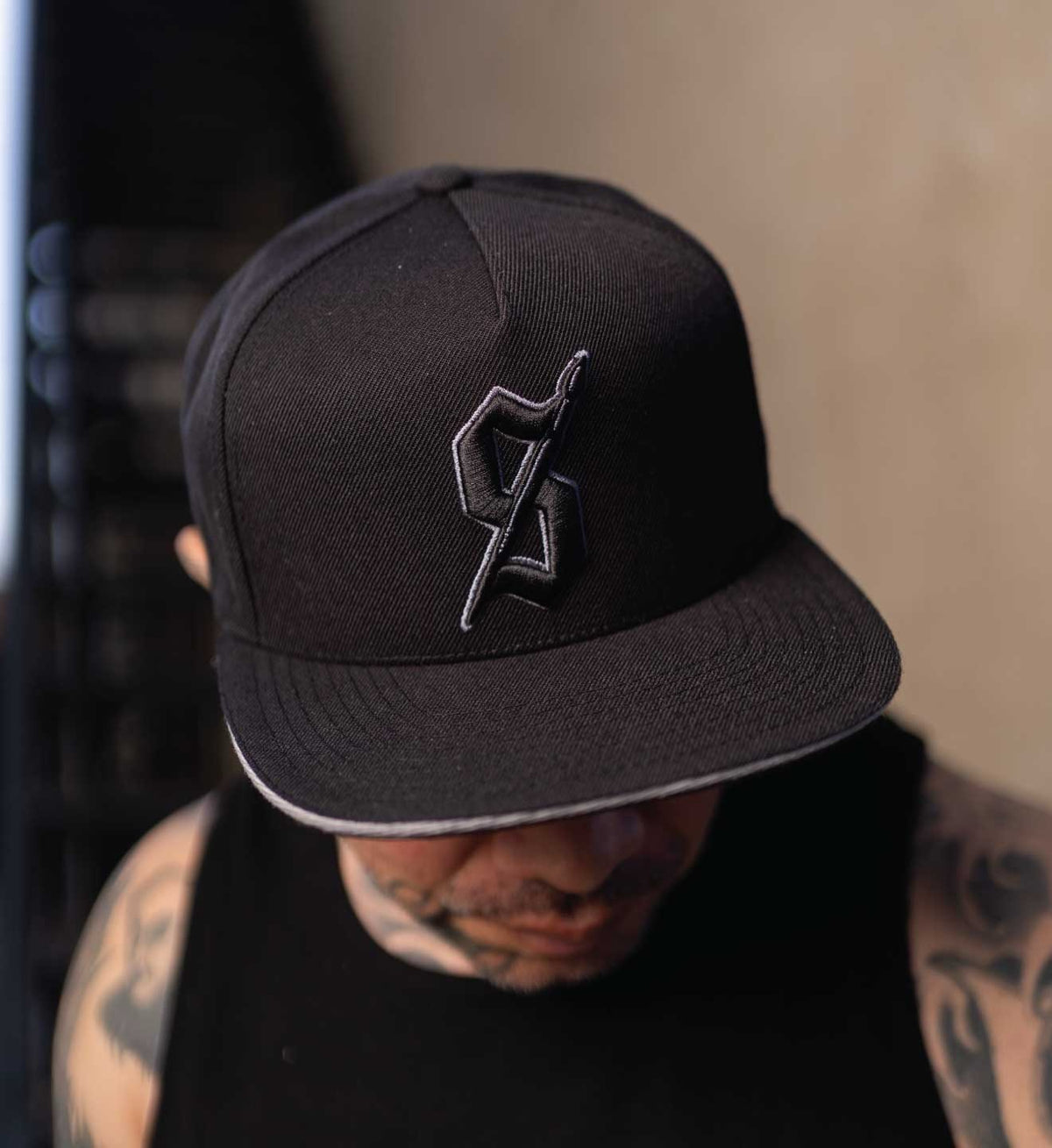 SULLEN CLOTHING STRIKE BLACK & GREY SNAPBACK CAP HAT