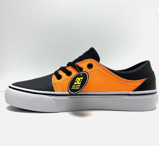 DC Shoes Trase SE Black Red Blue Youths Trainers