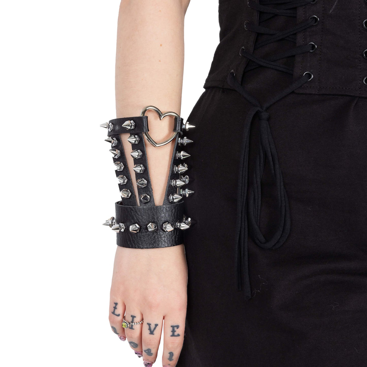 POIZEN INDUSTRIES MOIRA HEART STUD BRACELET