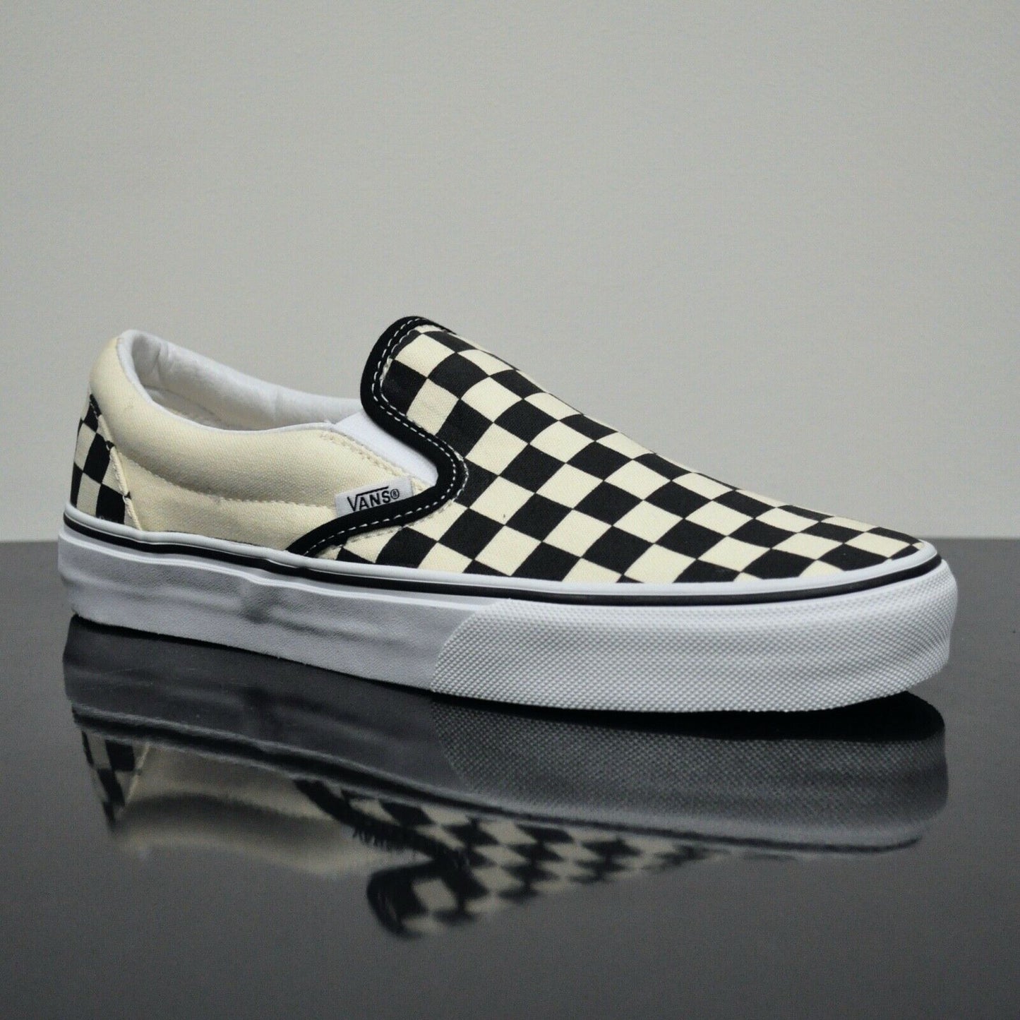 VANS CLASSIC SLIP ON CHECKERBOARD BLACK & WHITE UNISEX TRAINERS