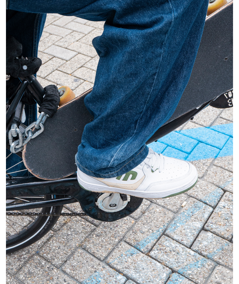 ETNIES LOOT WHITE & GREEN TRAINERS