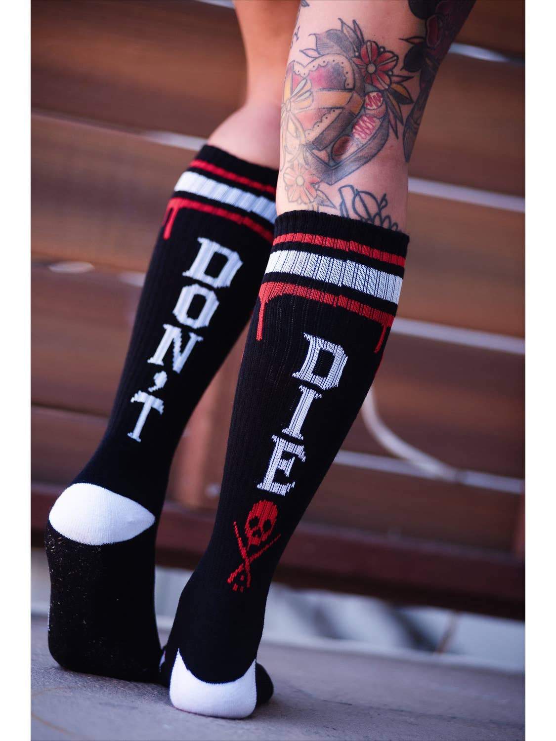 SULLEN CLOTHING DON'T DIE HIGH BLACK SOCKS (UK 6-11)