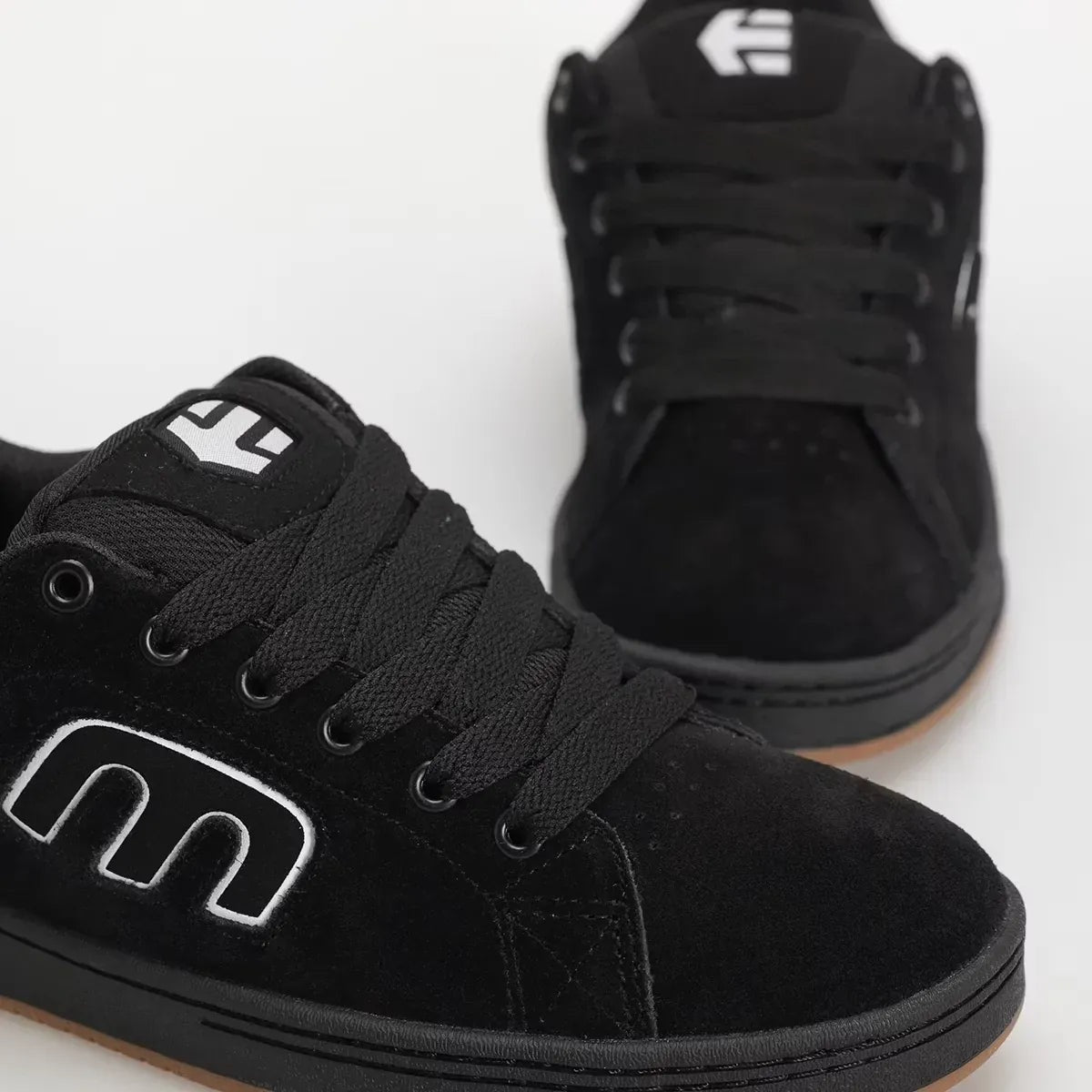 ETNIES CALLICUT BLACK & WHITE TRAINERS