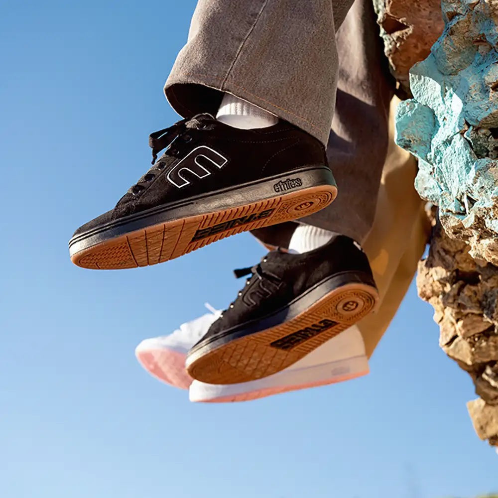 ETNIES CALLICUT BLACK & WHITE TRAINERS