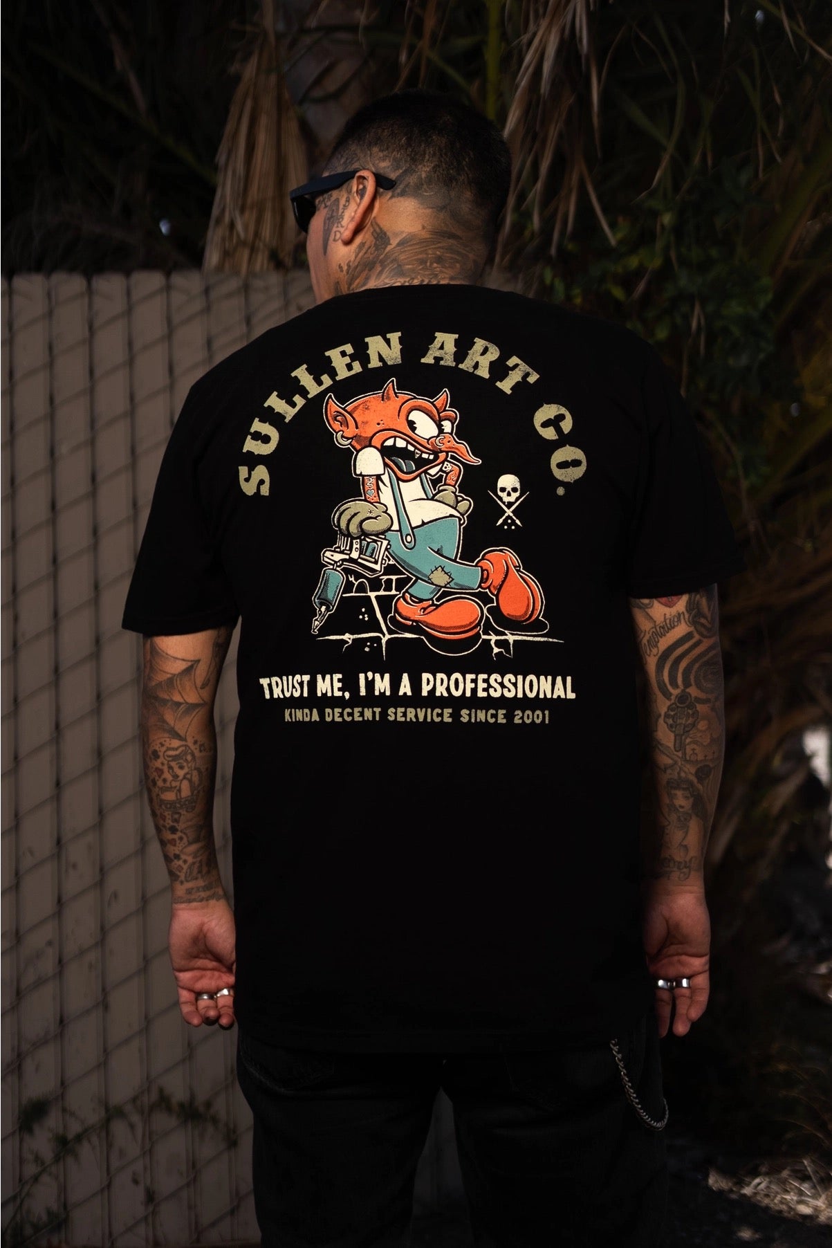 SULLEN CLOTHING TRUST ME PREMIUM T-SHIRT