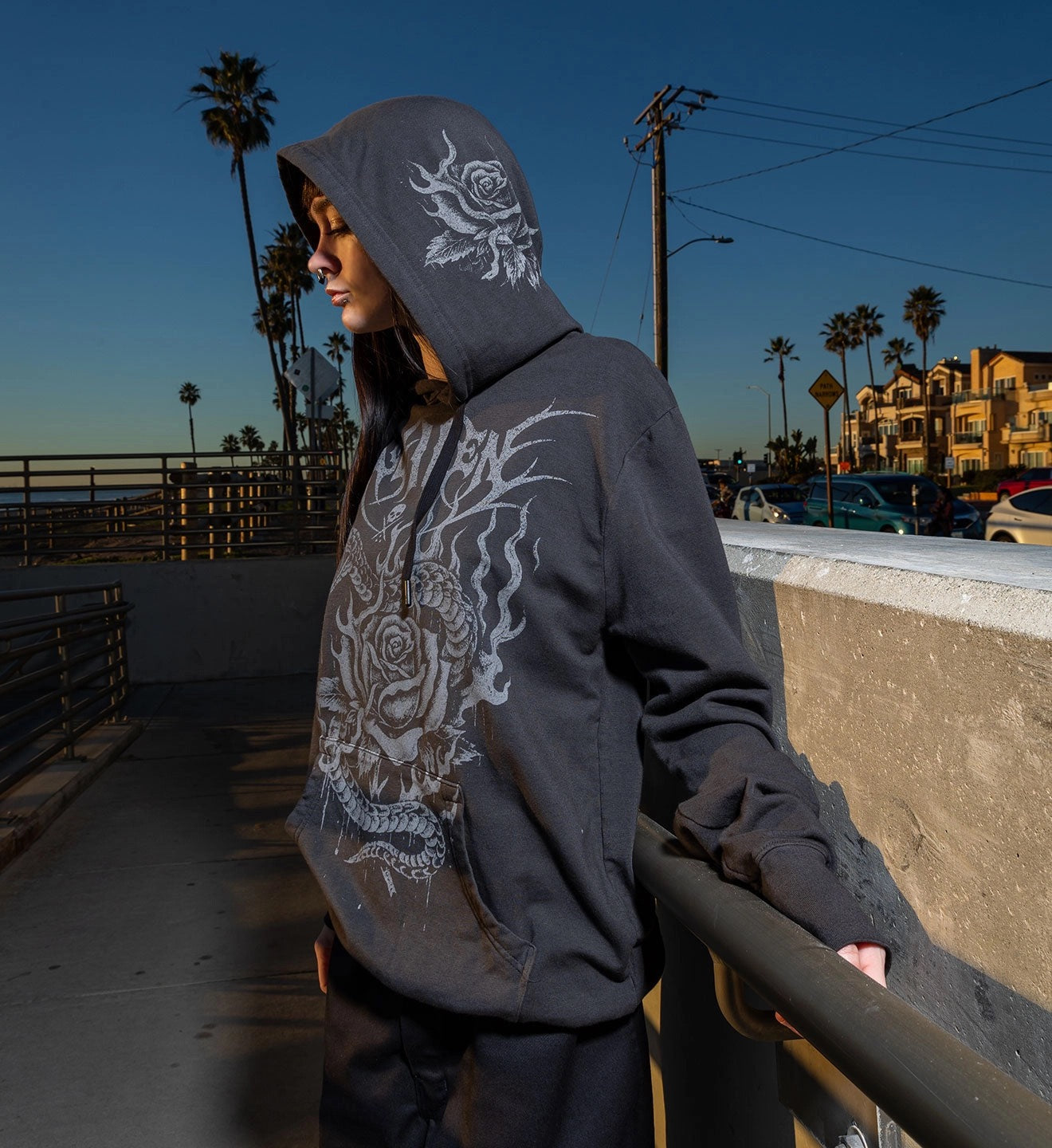 SULLEN CLOTHING SERPENTEEN WOMEN'S HOODIE