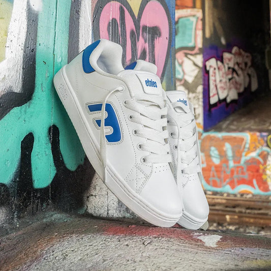 ETNIES CALLICUT WHITE & BLUE TRAINERS