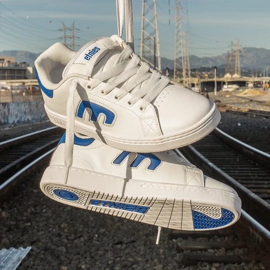 ETNIES CALLICUT WHITE & BLUE TRAINERS