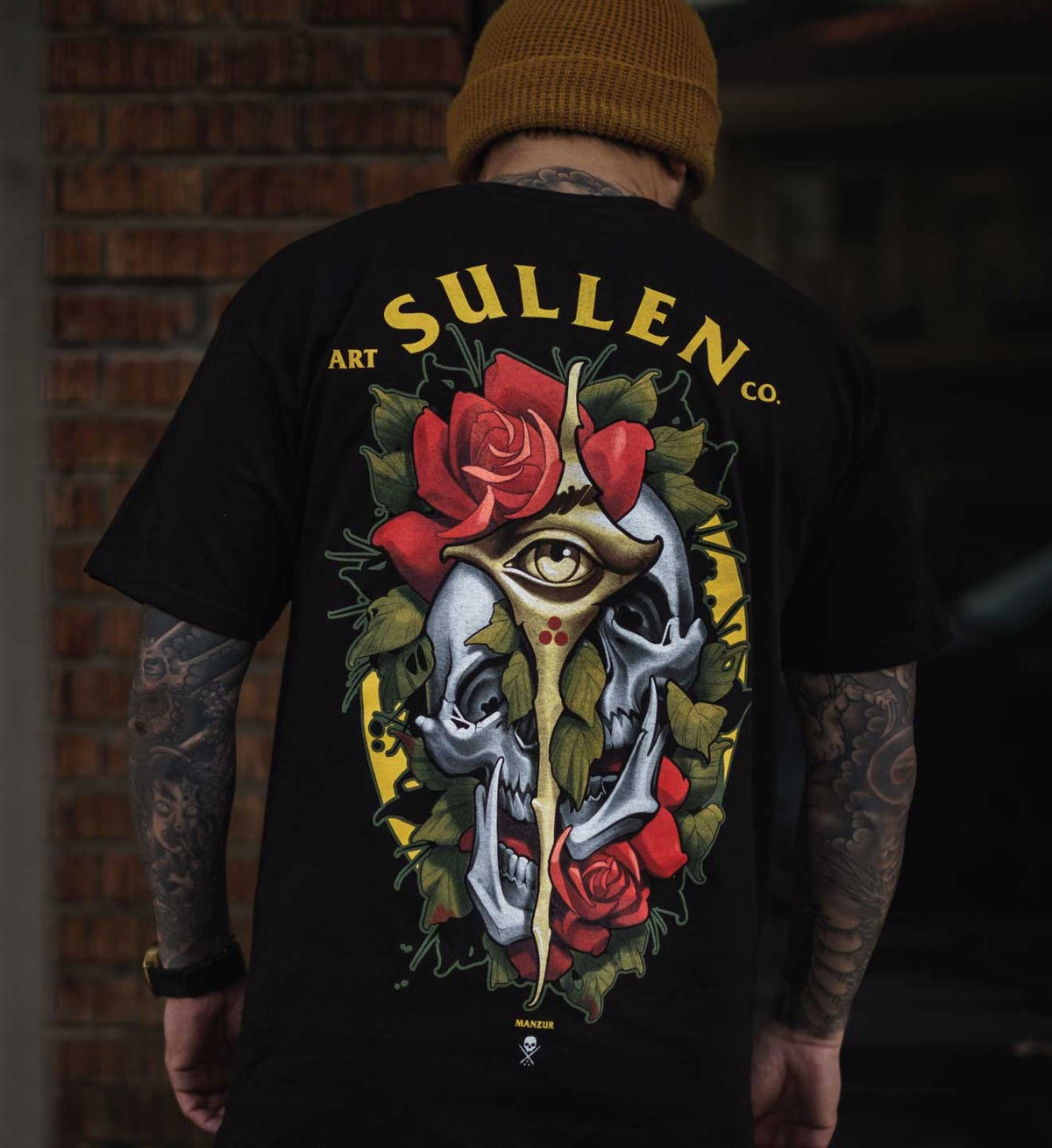 SULLEN CLOTHING GOLDEN EYE STANDARD T-SHIRT