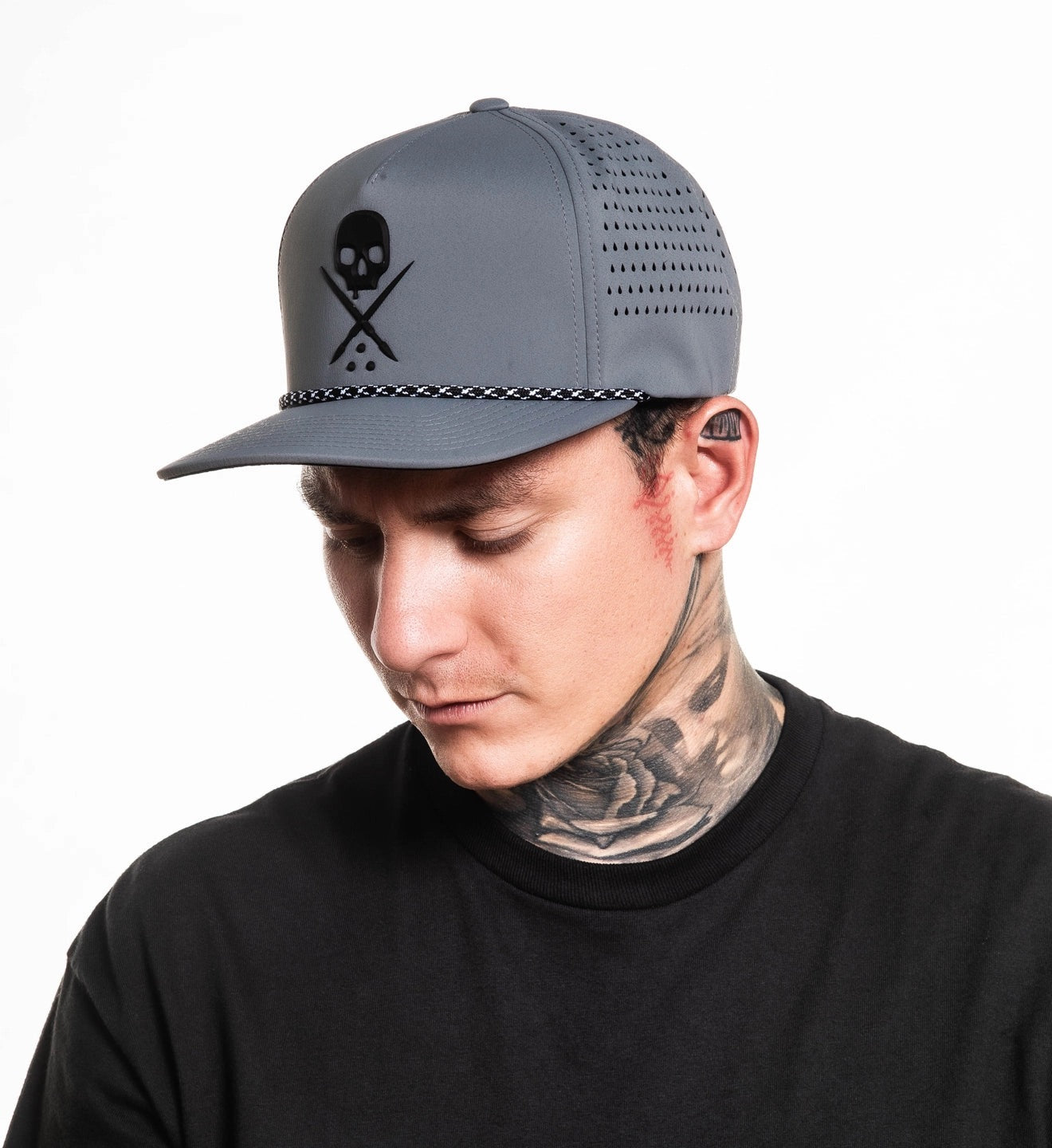 SULLEN CLOTHING VENT BADGE GREY SNAPBACK CAP