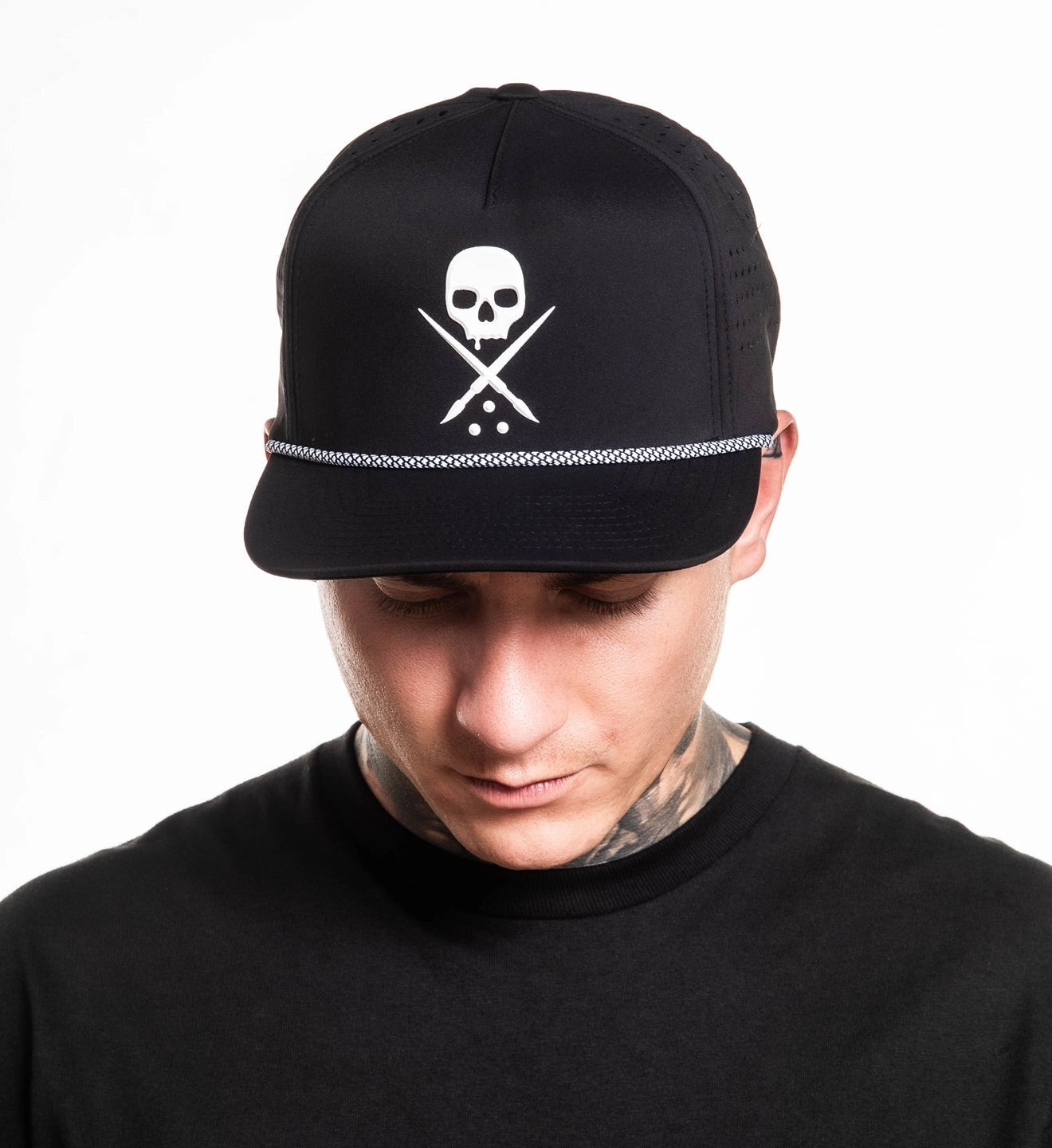 SULLEN CLOTHING VENT BADGE BLACK SNAPBACK CAP