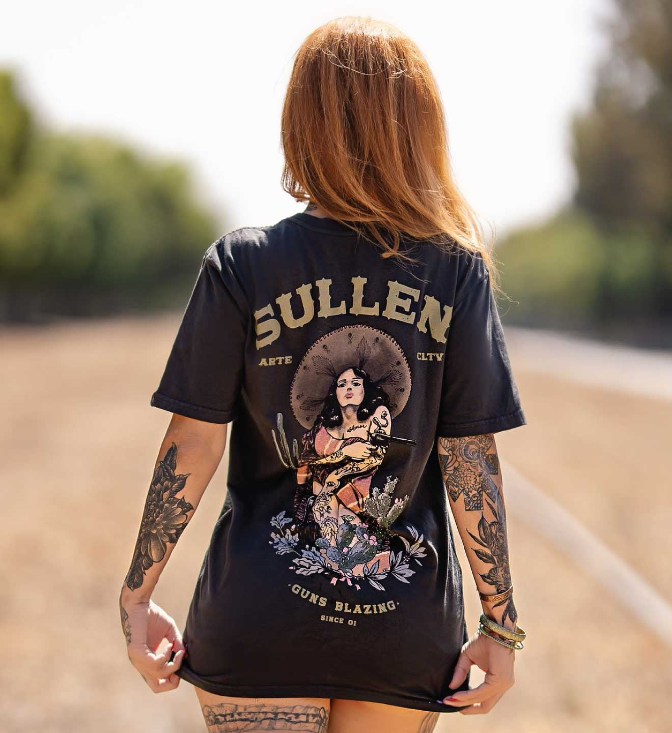 SULLEN CLOTHING GUNS BLAZING GREY PREMIUM T-SHIRT