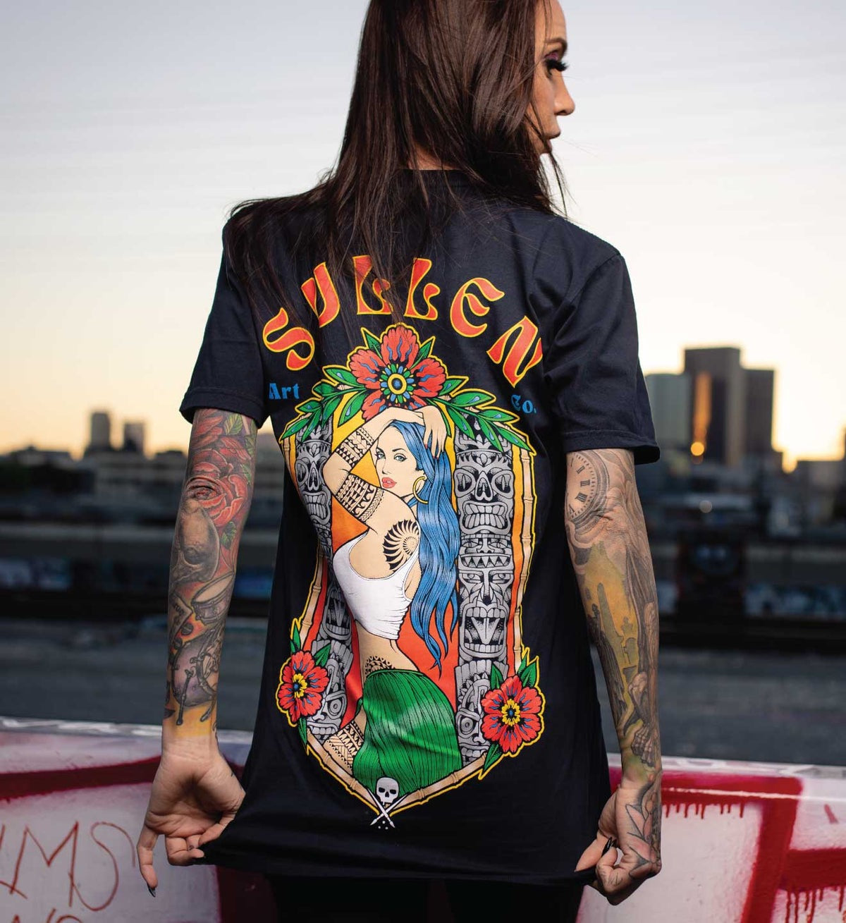 SULLEN CLOTHING TIKI PIN UP  BLACK PREMIUM T-SHIRT