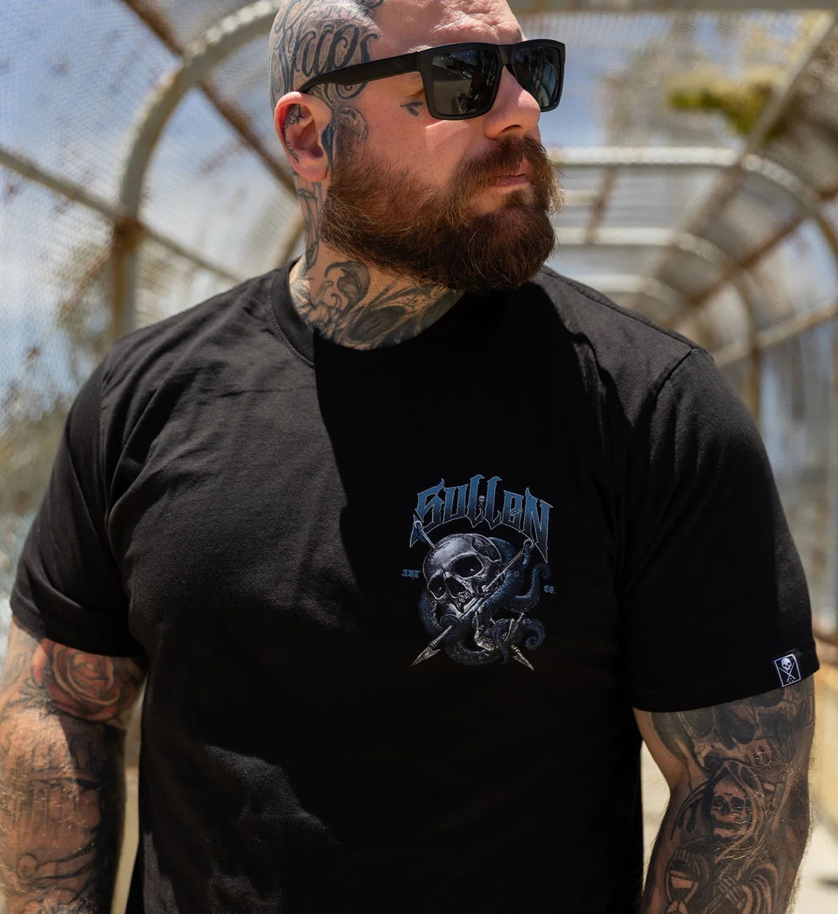 SULLEN CLOTHING HARPOON SKULL PREMIUM T-SHIRT