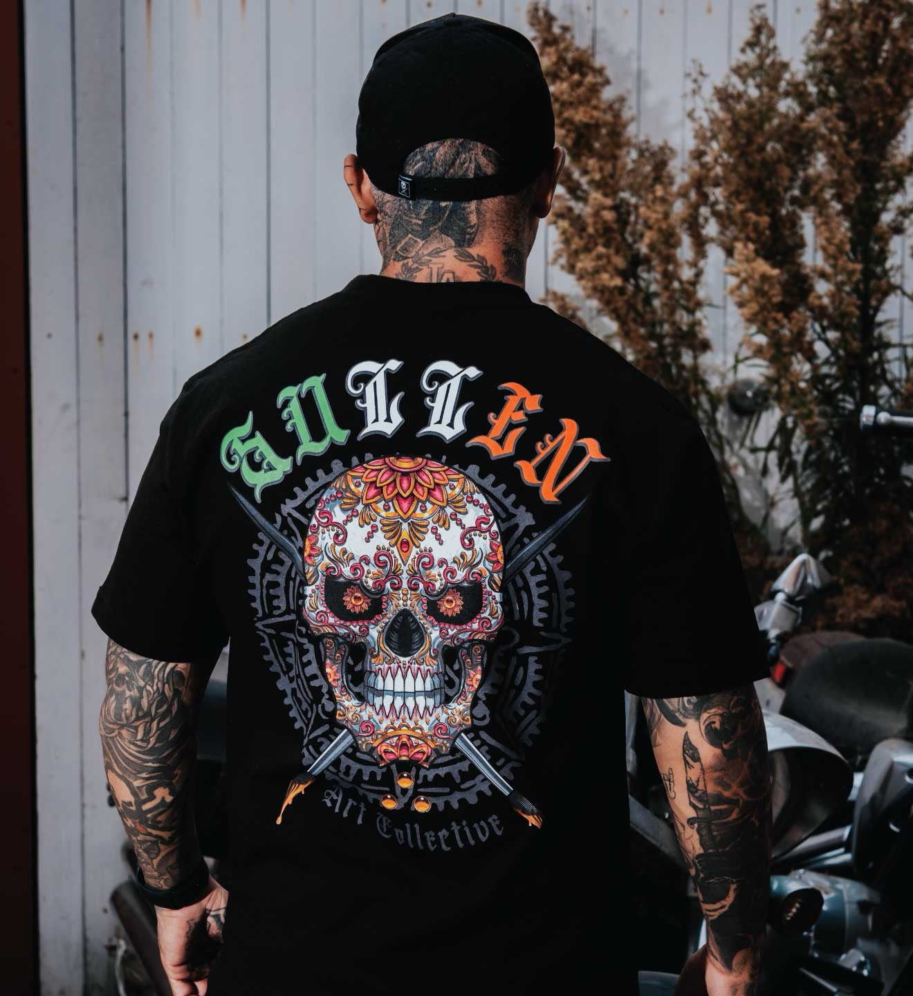 SULLEN CLOTHING SUGAR SKULL STANDARD T-SHIRT