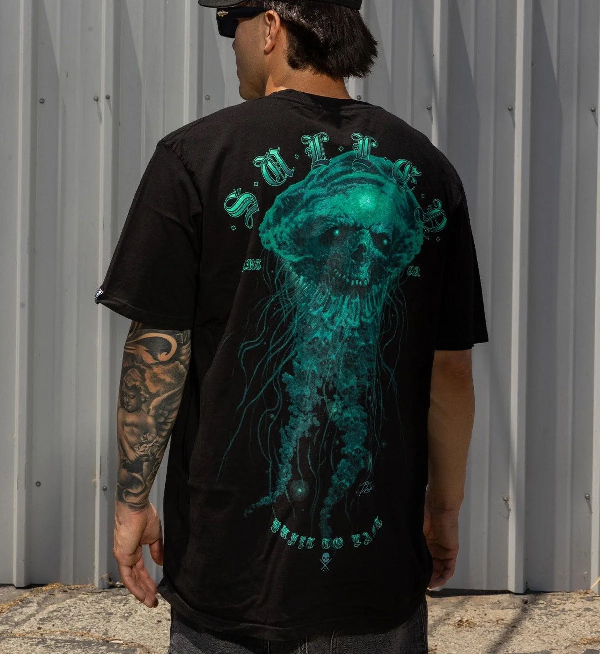 SULLEN CLOTHING RADIANCE PREMIUM T-SHIRT