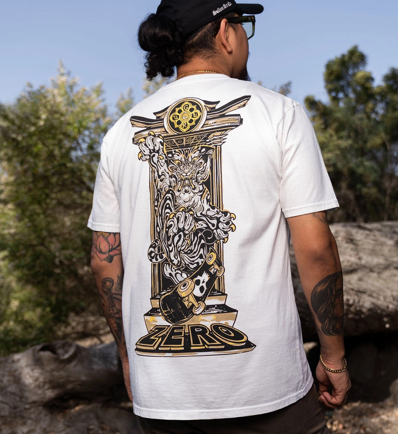 SULLEN CLOTHING GURU X ZERO SKATEBOARDS WHITE PREMIUM T-SHIRT