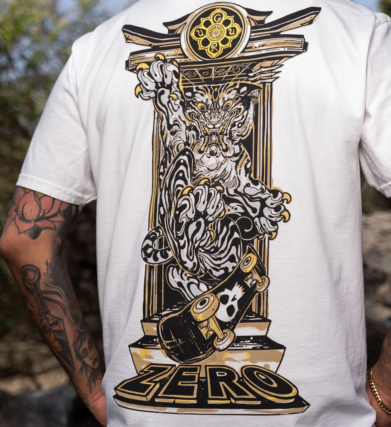 SULLEN CLOTHING GURU X ZERO SKATEBOARDS WHITE PREMIUM T-SHIRT