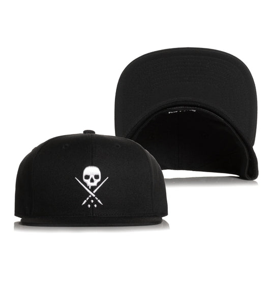 SULLEN CLOTHING BADGE FITTED HAT BLACK & WHITE  CAP