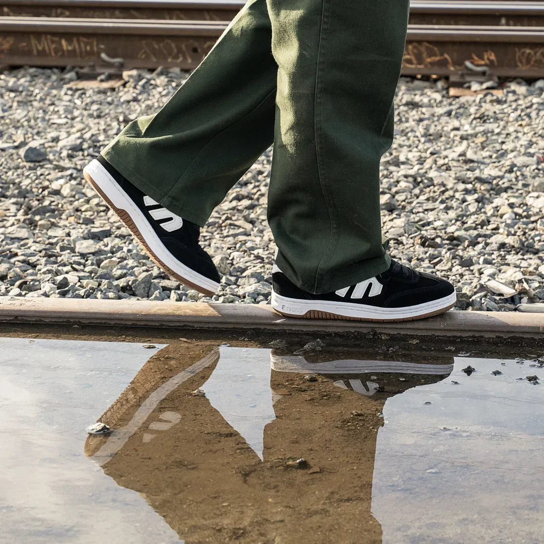 ETNIES LOCUT BLACK TRAINERS