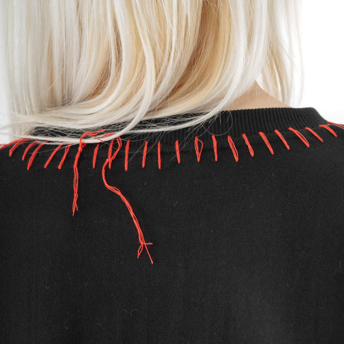 POIZEN HEARTLESS HANALEI JUMPER BLACK RED
