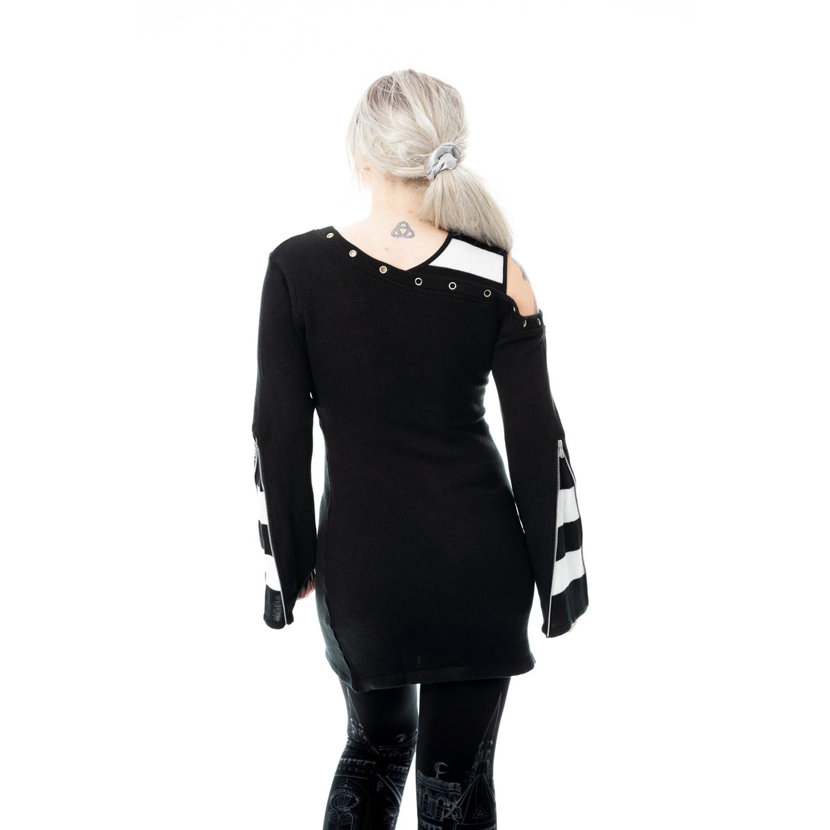 POIZEN HEARTLESS VONDA JUMPER BLACK WHITE BLACK