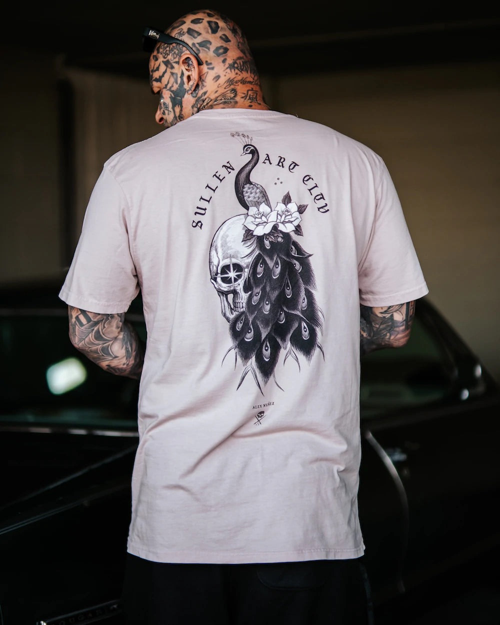 SULLEN CLOTHING PEACOCK ROSE SMOKE PREMIUM T-SHIRT